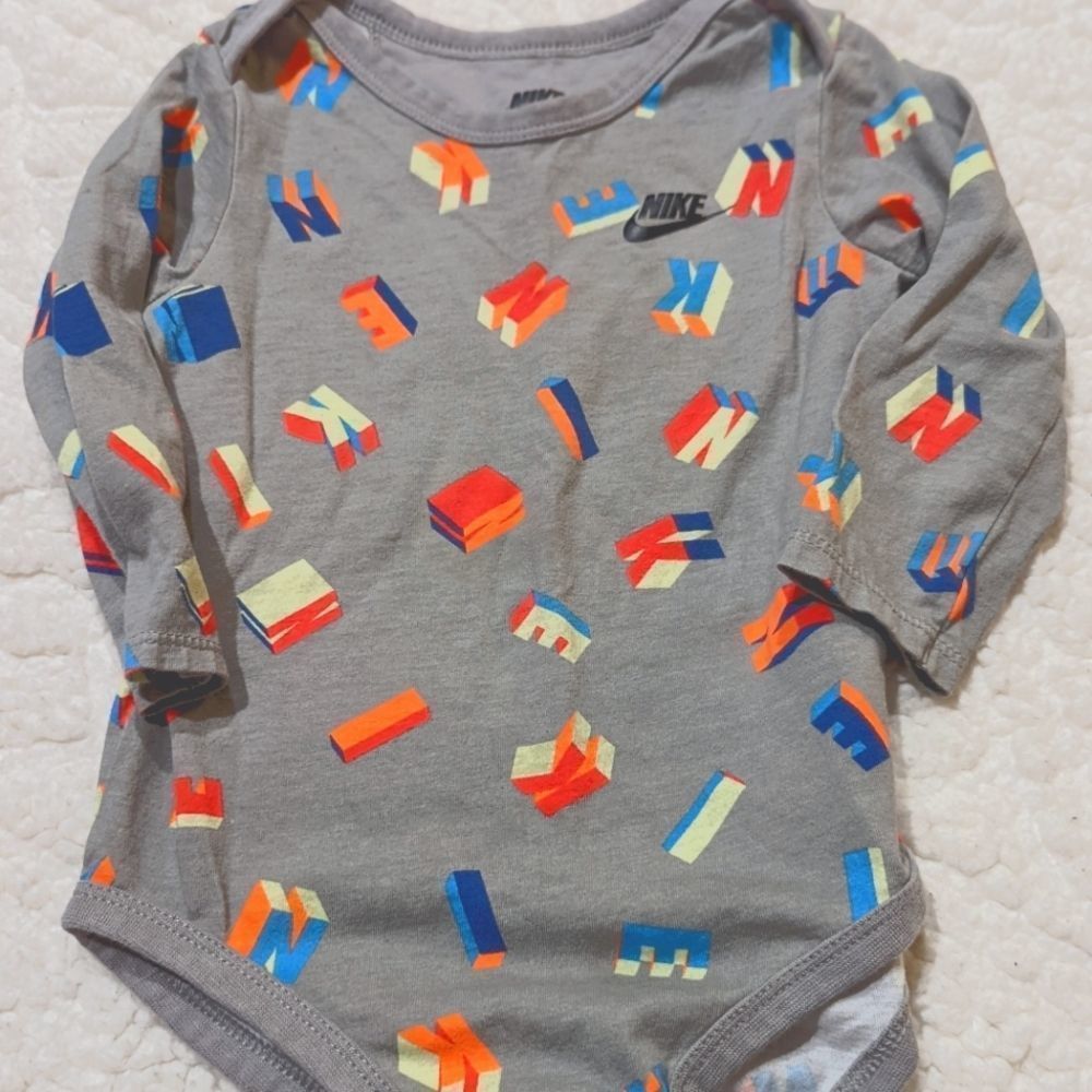 🌷Nike Baby Gray inside sz 18 month
